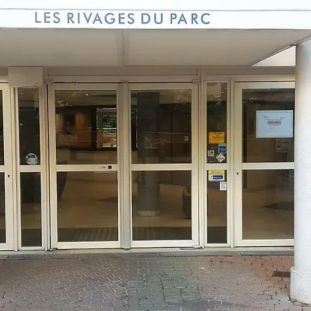Les Rivages Apartment *